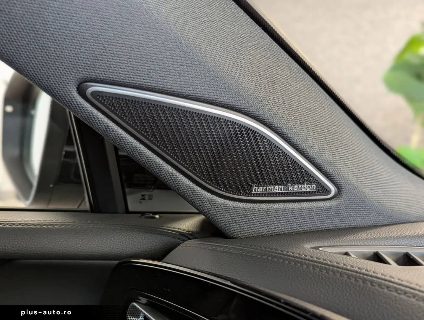 Tiguan 2.0TDI R-Line 4M Pano H K AHK Matrix 20