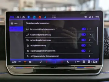 Tiguan 2.0TDI R-Line 4M Pano H K AHK Matrix 20