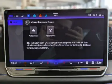 Tiguan 2.0TDI R-Line 4M Pano H K AHK Matrix 20