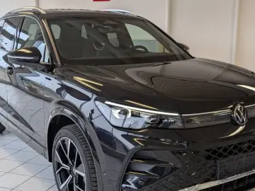 Tiguan 2.0TDI R-Line 4M Pano H K AHK Matrix 20
