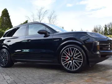 Cayenne S E-Hybrid BOSE 22  ACC AHK PANO 18-WEGE