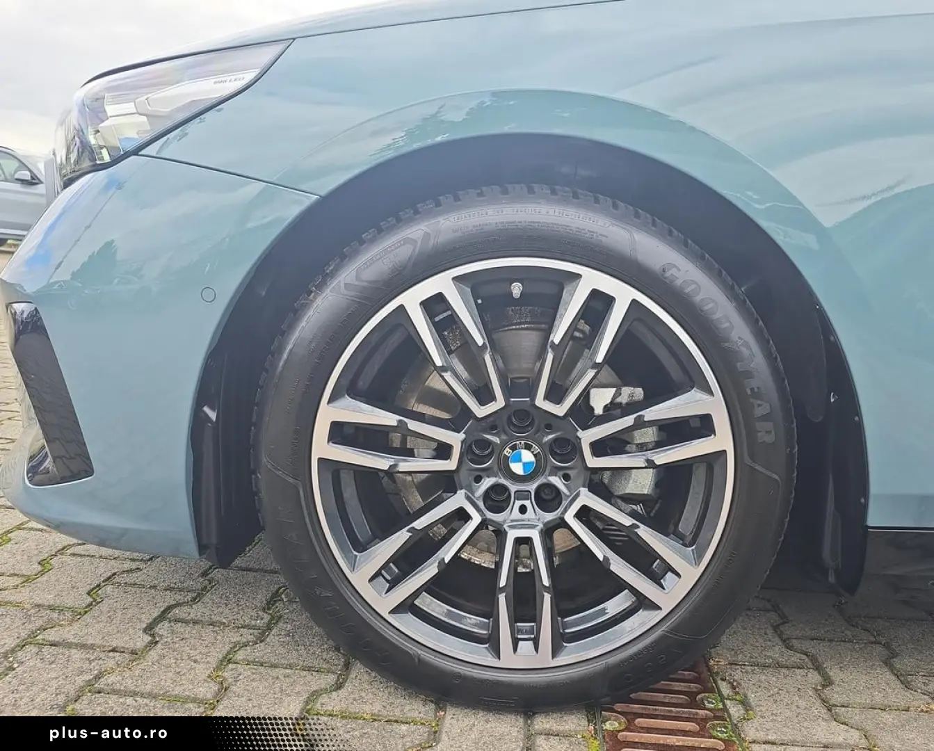 520 i M-Sport AHK Head-Up Pano ACC H K-Sound 360