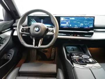 520d Limousine [M Sport  AHK  ACC  RFK  LRH]