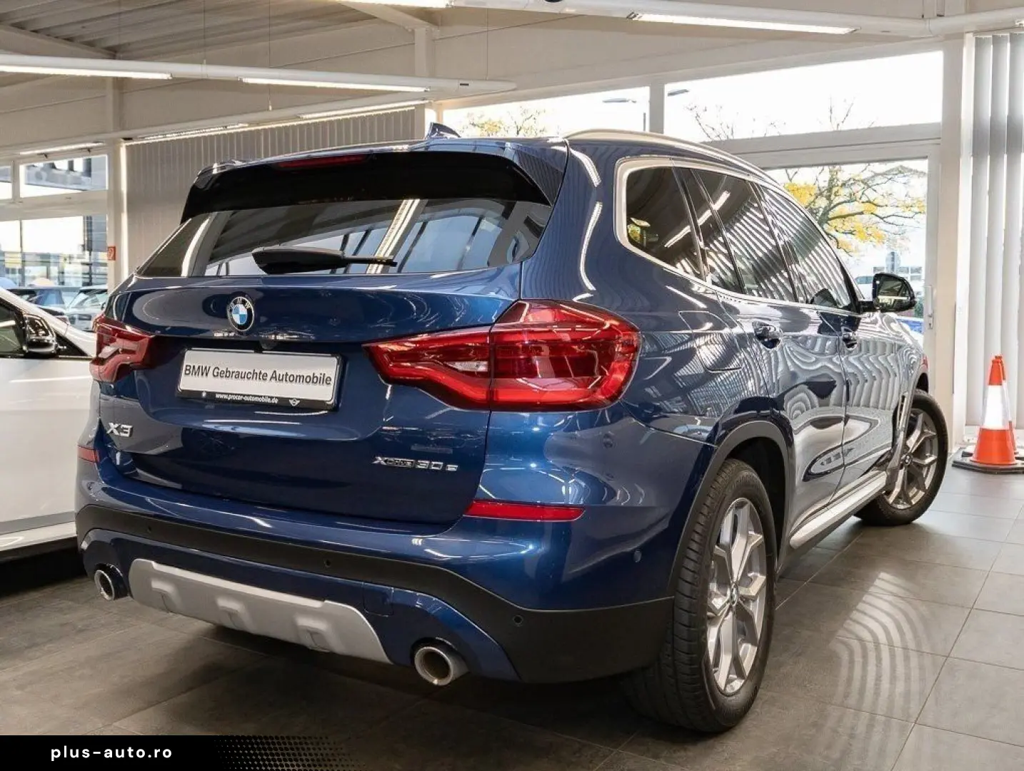 X3 xDrive30e xLine HUD 360