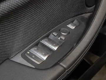 X3 xDrive30e xLine HUD 360