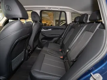 X3 xDrive30e xLine HUD 360