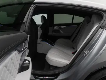 M8 Competition Gran Coupé Laser 360 B&W HUD Voll