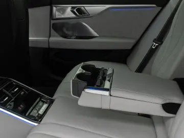 M8 Competition Gran Coupé Laser 360 B&W HUD Voll