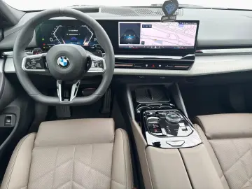 540d xDr Aut.M Sport Pano H K HUD DaPro PaPro 19