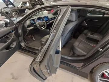 540d xDr.M Sport Pro PanoD.Standh.AHK ACC HUD HK