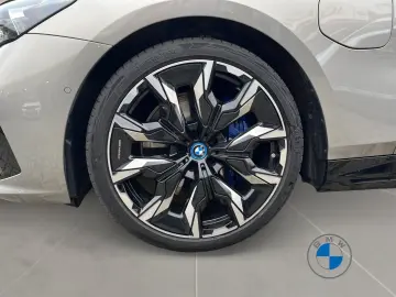 550e xDrive Limousine M Sport 21  Pano Sitzbelüf