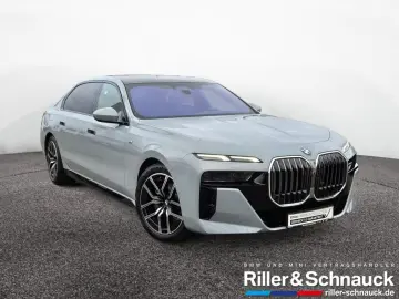 740d xDrive M Sport PANO-SKY STANDHZG ICONIC-GLO