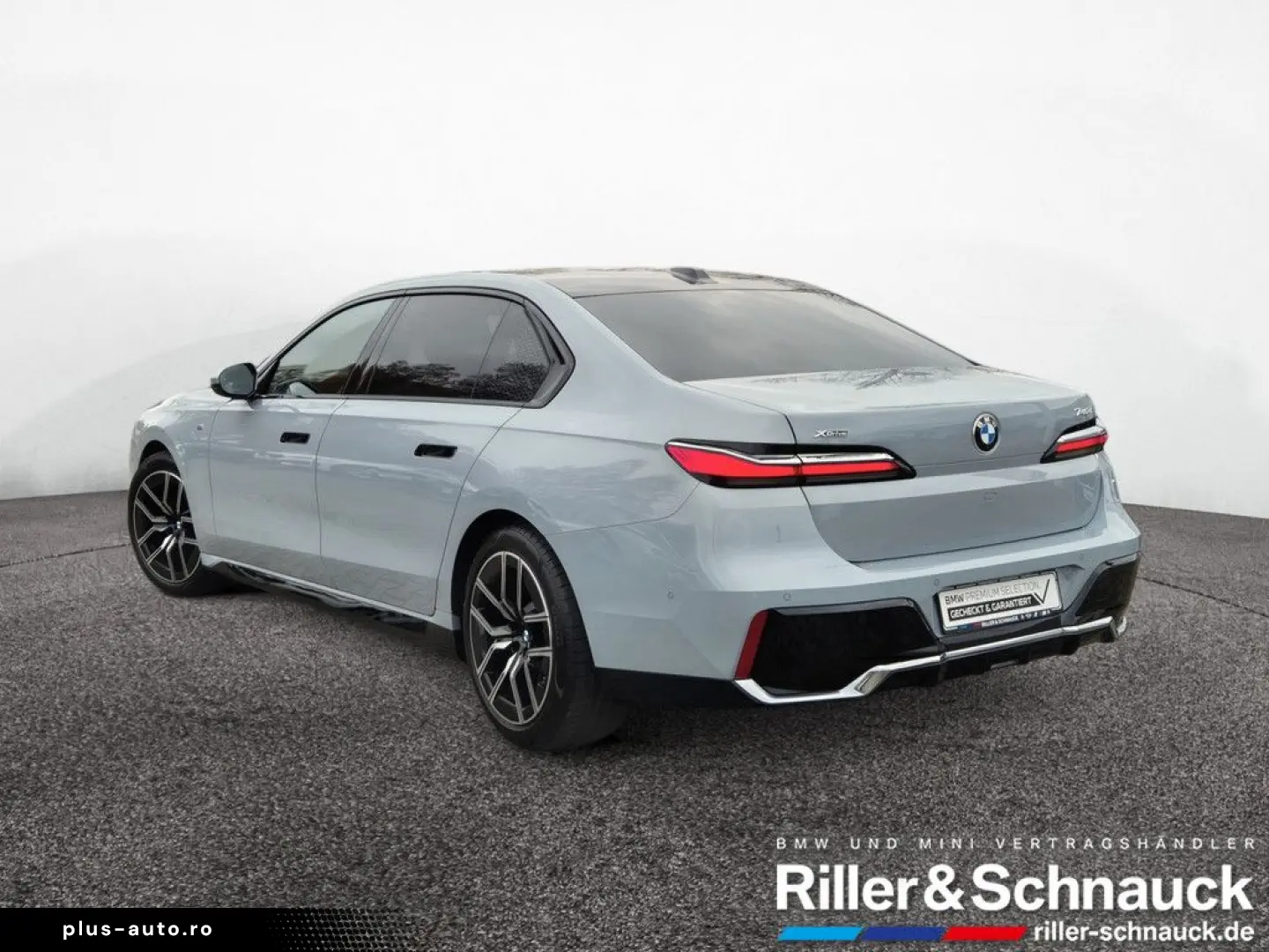 740d xDrive M Sport PANO-SKY STANDHZG ICONIC-GLO