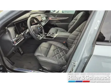 740d xDrive M Sport PANO-SKY STANDHZG ICONIC-GLO