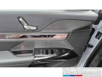 740d xDrive M Sport PANO-SKY STANDHZG ICONIC-GLO