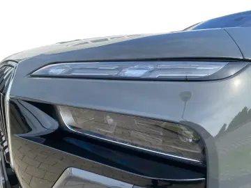 740d xDrive M-PAKET   SITZBELÜFTUNG V&H   SH   G