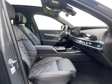 740d xDrive M-PAKET   SITZBELÜFTUNG V&H   SH   G