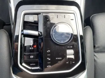 740d xDrive M-PAKET   SITZBELÜFTUNG V&H   SH   G