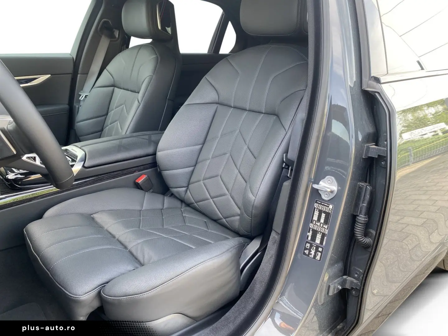 740d xDrive M-PAKET   SITZBELÜFTUNG V&H   SH   G