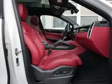 Cayenne Coupe E-Hybrid Platinum Edition ACC 360