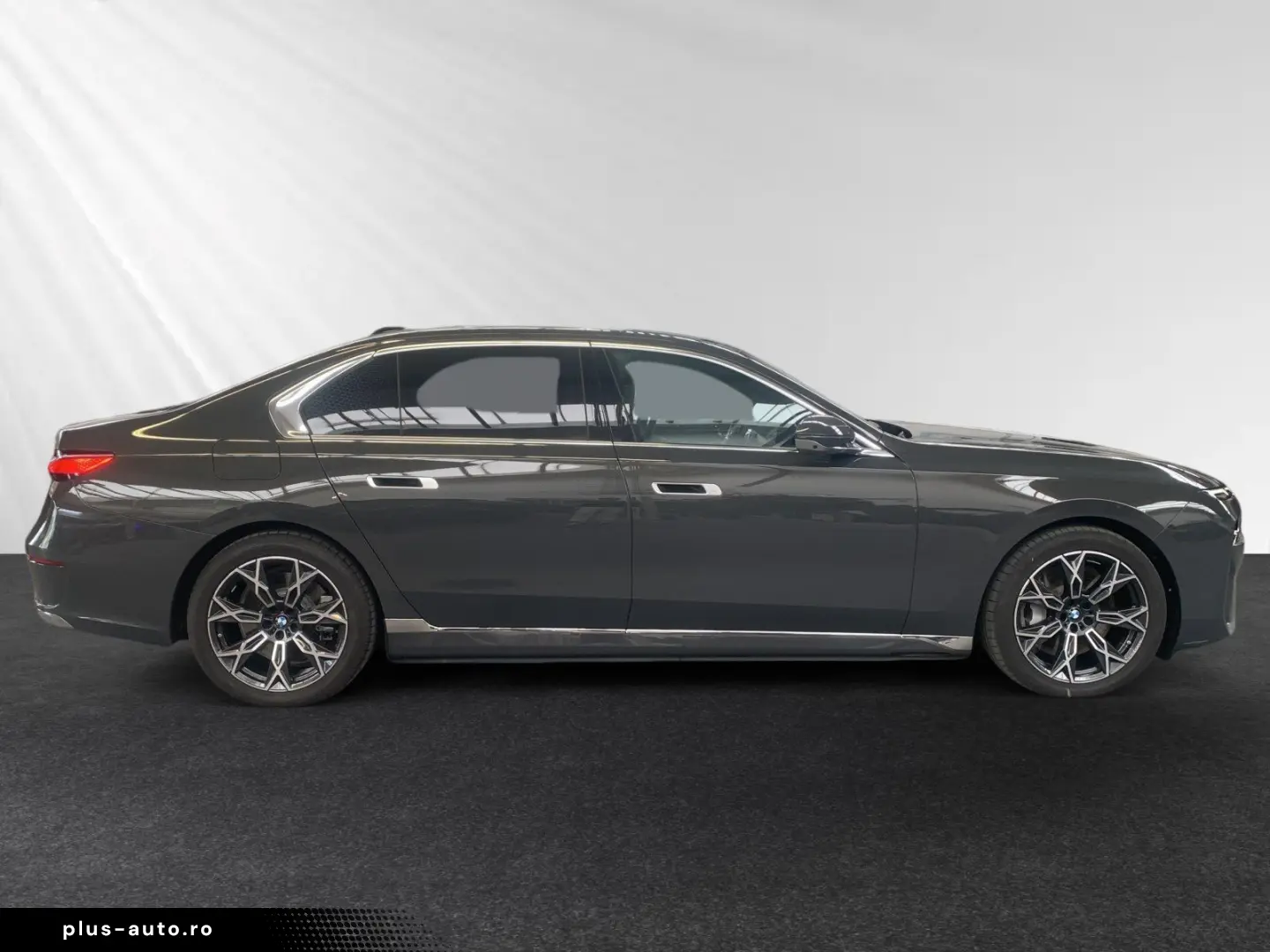 750e xDrive  € 1.190 Zubehörbonus SkyLounge