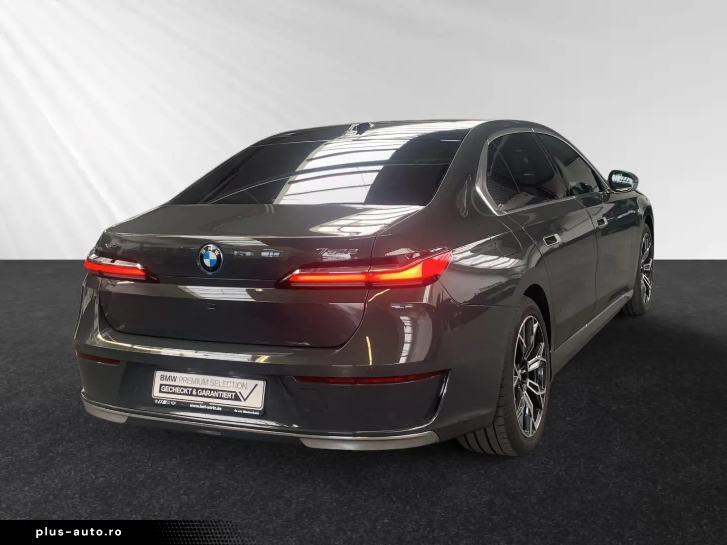 750e xDrive  € 1.190 Zubehörbonus SkyLounge