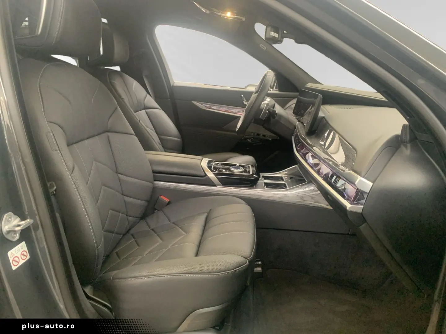 750e xDrive  € 1.190 Zubehörbonus SkyLounge