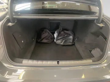 750e xDrive  € 1.190 Zubehörbonus SkyLounge