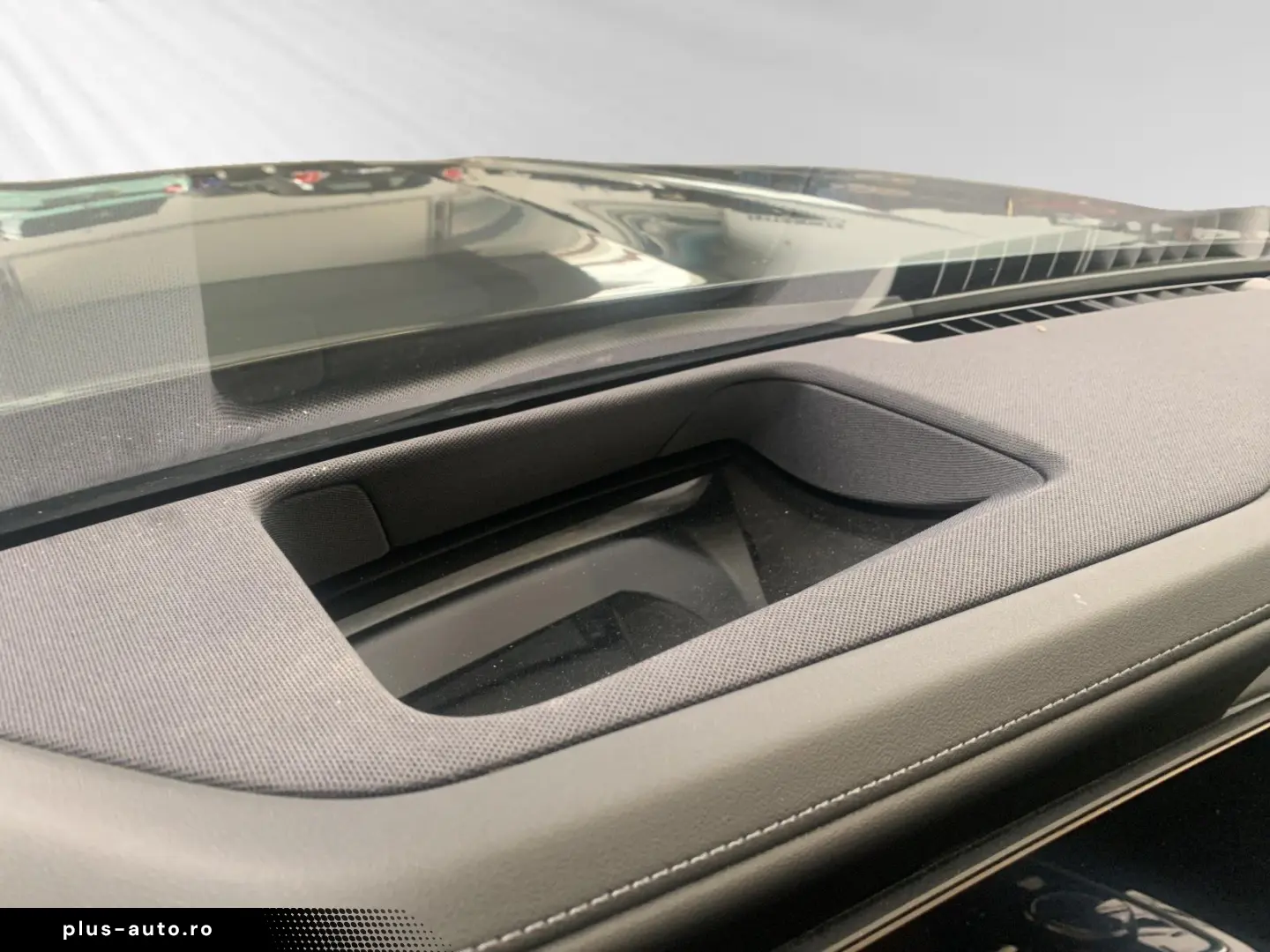 750e xDrive  € 1.190 Zubehörbonus SkyLounge