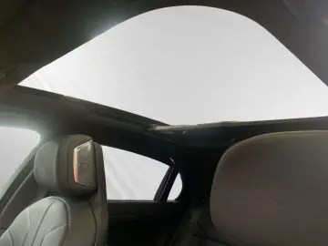 750e xDrive  € 1.190 Zubehörbonus SkyLounge