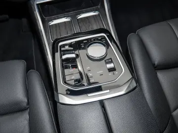 750e xDrive HUD PANO ACC 360 KAM RFK NAVI LED