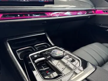 750e xDr M Sport ExLounge AutoTür Kristall SkyL