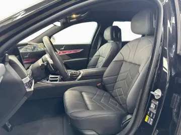 750e xDr M Sport ExLounge AutoTür Kristall SkyL