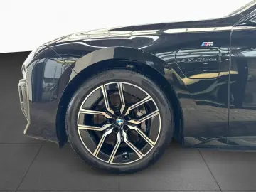 750e xDr M Sport ExLounge AutoTür Kristall SkyL