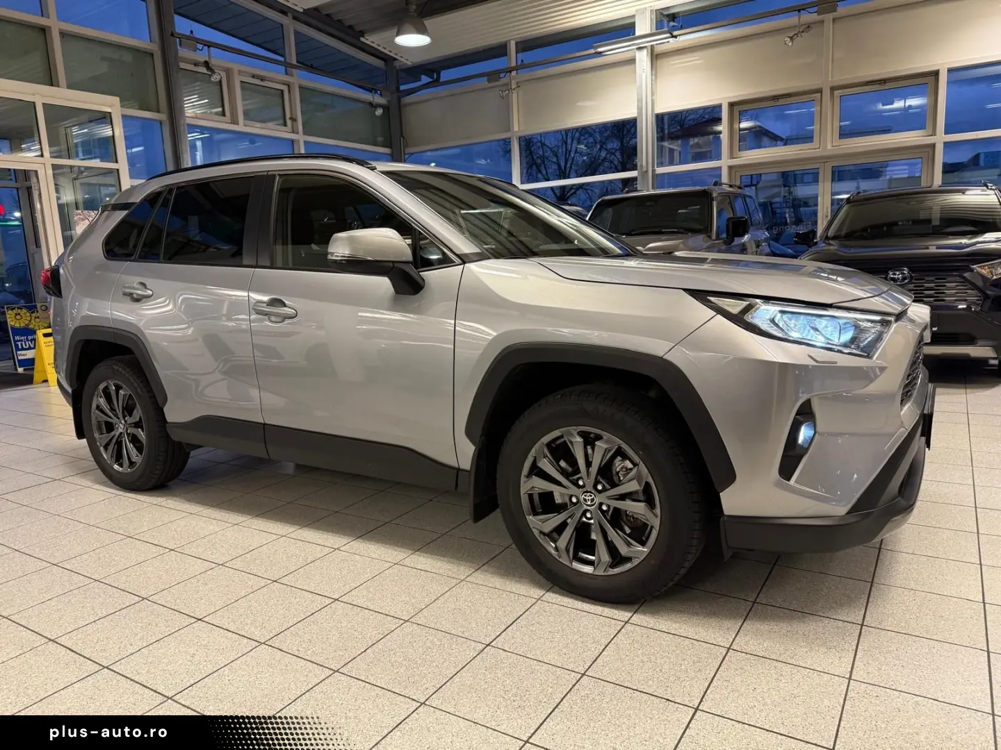 RAV 4 HYBRID-4x4-LED-LEDER-KAMERA-MOD. 2024