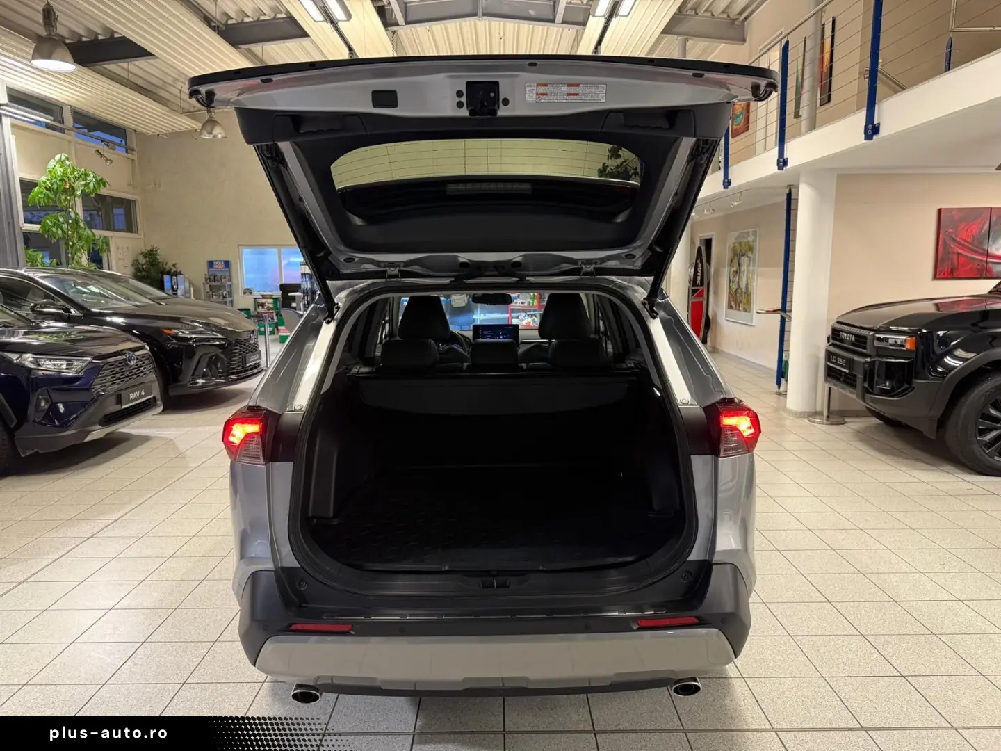 RAV 4 HYBRID-4x4-LED-LEDER-KAMERA-MOD. 2024