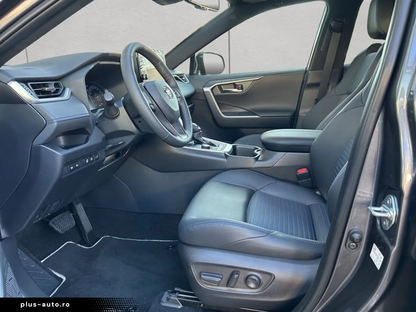 RAV 4 2.5 Hybrid Selection Panorama