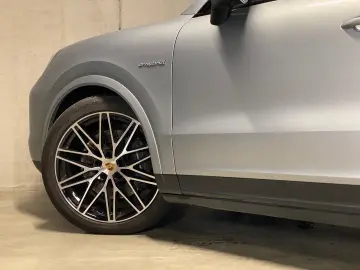 Cayenne E-Hybrid Coupe   InnoDrive   BOSE