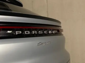 Cayenne E-Hybrid Coupe   InnoDrive   BOSE