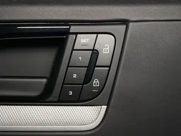 Cayenne E-Hybrid Coupe   InnoDrive   BOSE