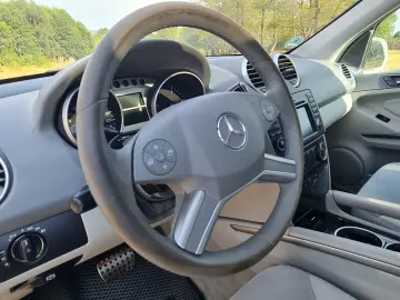 Mercedes-Benz ML 320