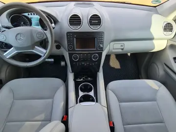 Mercedes-Benz ML 320