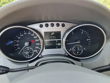 Mercedes-Benz ML 320