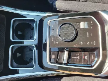 740d xDrive Lim M SPORT ExecutiveLoungeP Massage