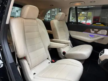 GLS 400 d 4M AMG Pano StHzg AHK HuD Burme. 23