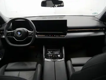 520d xDrive Touring Sport HKSound eSitze Belüft