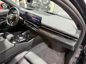 520 i M Sport AHK Carbon 360  Shadow Live HUD