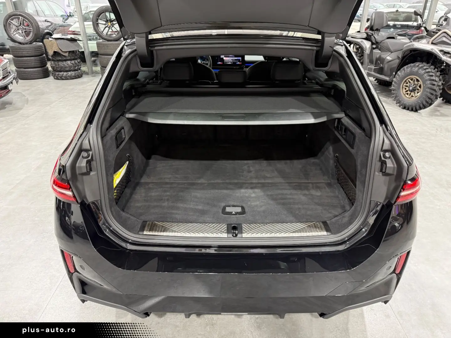 520 i M Sport AHK Carbon 360  Shadow Live HUD