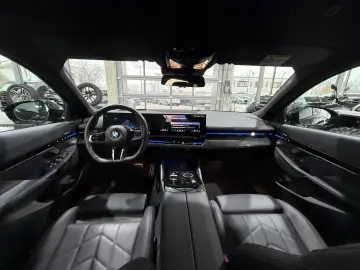 520 i M Sport AHK Carbon 360  Shadow Live HUD