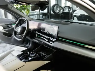 520d Touring Panorama Belüftung Leder Harman